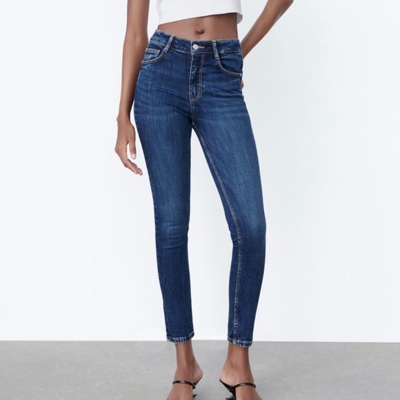 Zara Denim - Zara mid rise sculpt jeans